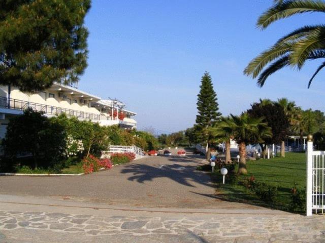 Lintzi Hotel Arkoudi Exteriér fotografie